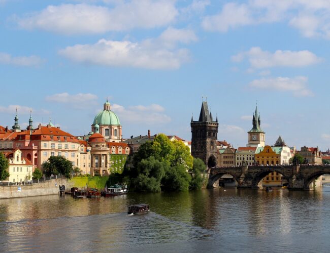 prague-4290878_1280